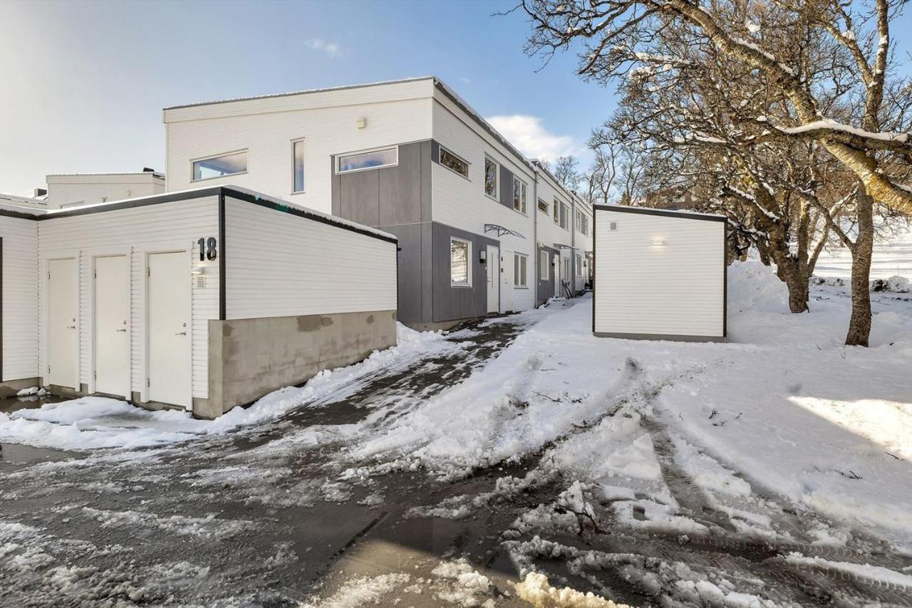 Kais Sauna, Jacuzzi, Cinema And Balcony House! Central Location Tromso Exterior photo